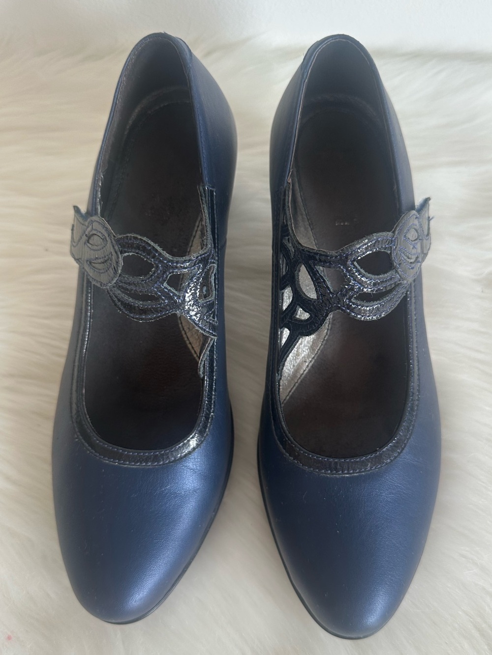 Classic Women’s NAOT Prima Bell Luma Navy Mary Jane Leather Heeled Shoes Sz 38.5